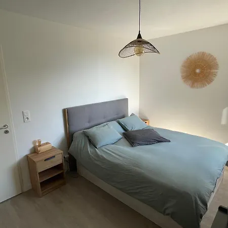 T2 Proche De La Et Au Calme Apartament