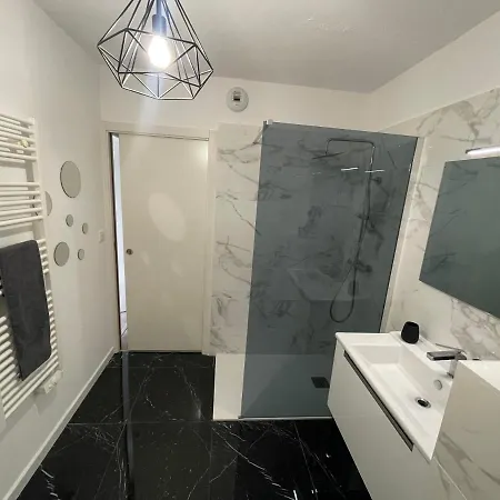 Apartamento T2 Proche De La Et Au Calme
