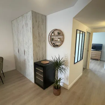 Appartement T2 Proche De La Et Au Calme *