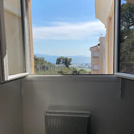 Apartament T2 Proche De La Et Au Calme Ajaccio (Corsica)