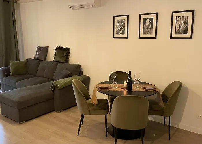 Appartement T2 Proche De La Et Au Calme *