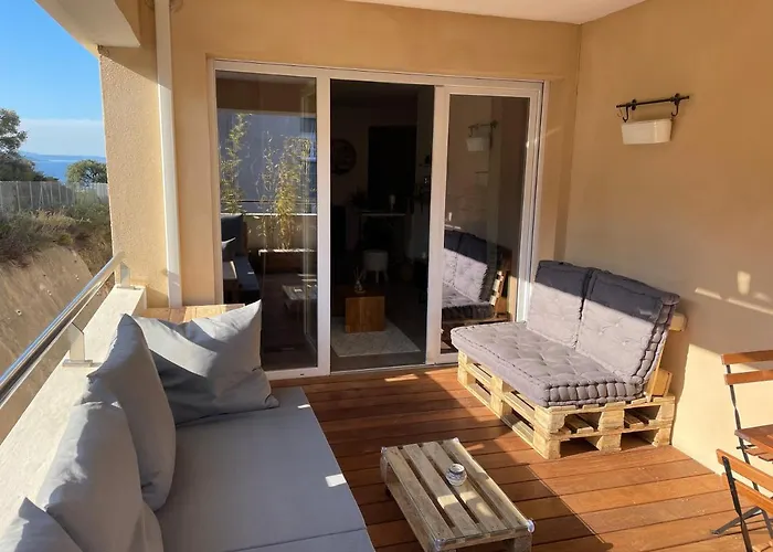 T2 Proche De La Et Au Calme Apartamento