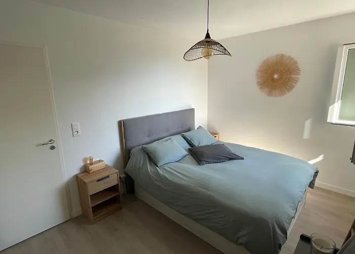 T2 Proche De La Et Au Calme Apartman