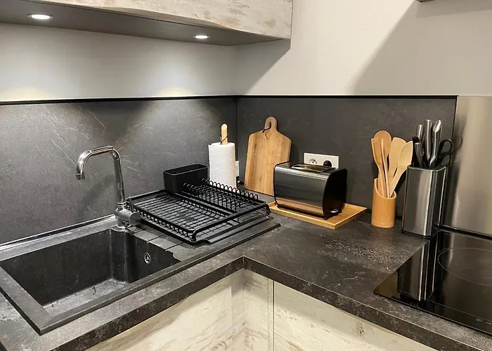 T2 Proche De La Et Au Calme