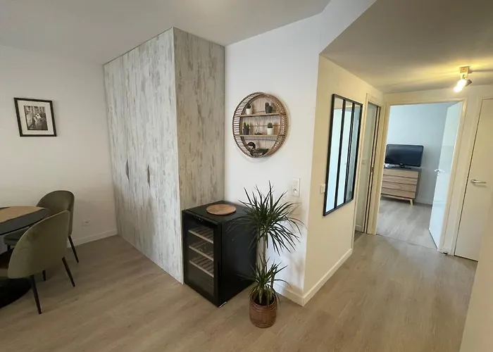 Appartement T2 Proche De La Et Au Calme *