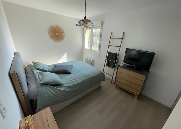 T2 Proche De La Et Au Calme Appartement Ajaccio (Corsica)